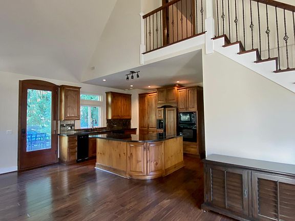 5th image of 1732 220th Ave SE #1