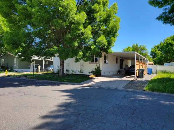 633 E Archwood Dr Unit 52, Eagle Point, OR 97524