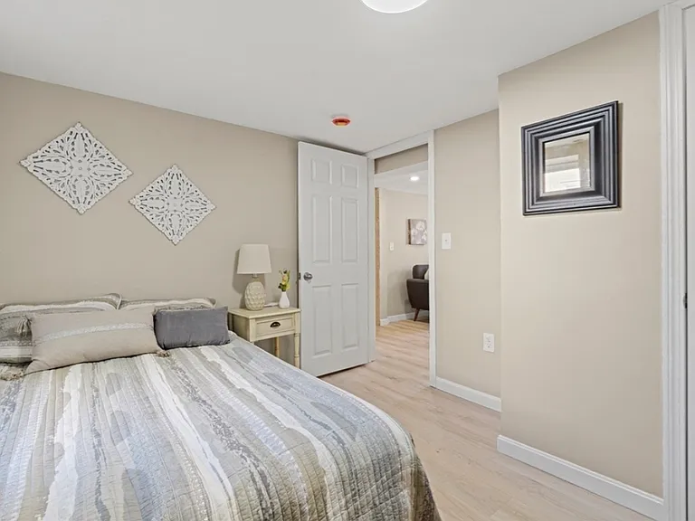 47 Roosevelt St #1 — Photo 10