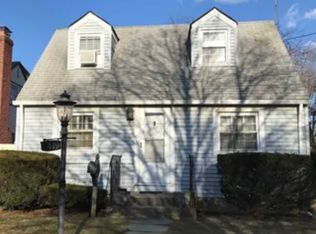 2419 Yorktown St, Oceanside, NY 11572