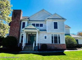 601 Thackeray Close, Moosic, PA 18507