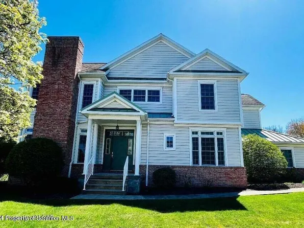 601 Thackeray Close, Moosic, PA 18507