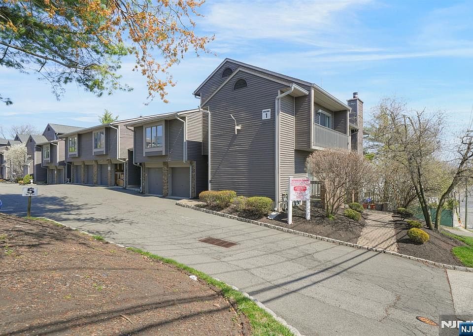 1st image of 855 Valley Brook Ave APT 1B