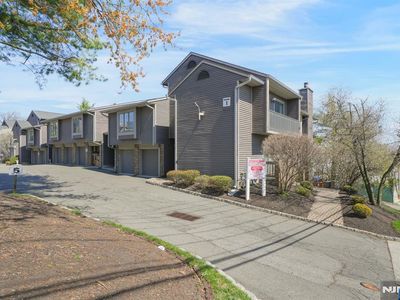 855 Valley Brook Ave APT 1B, Lyndhurst, NJ, 07071