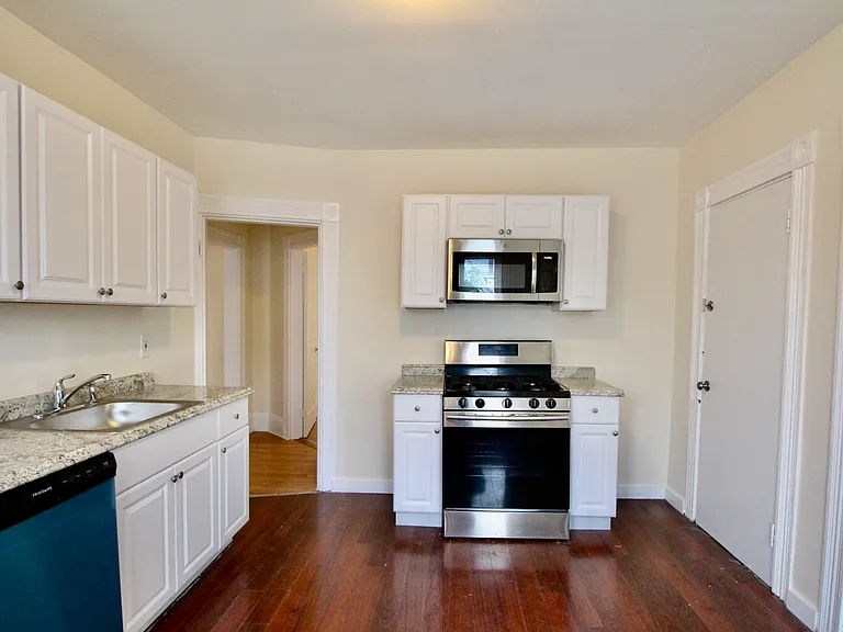 40 Forest St #3 — Photo 4