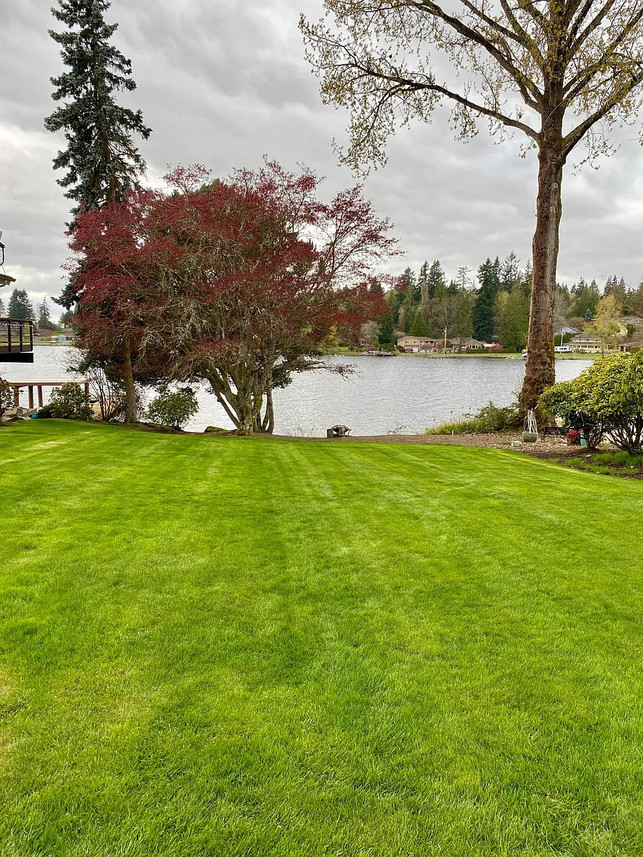 Building Photo - 1410 E Lakeshore Dr #2