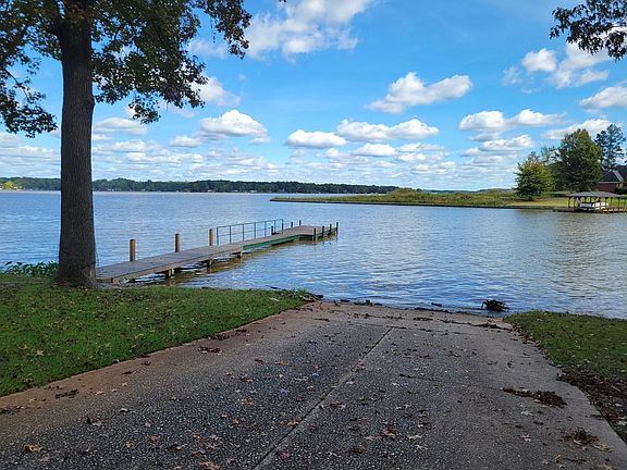5th image of 430 Lakeport Dr