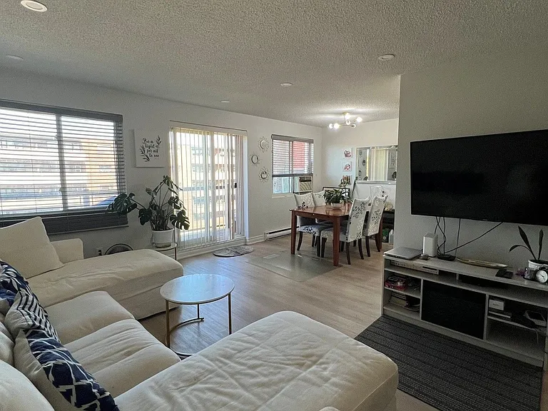 131 Taunton Rd E #409 — Photo 8