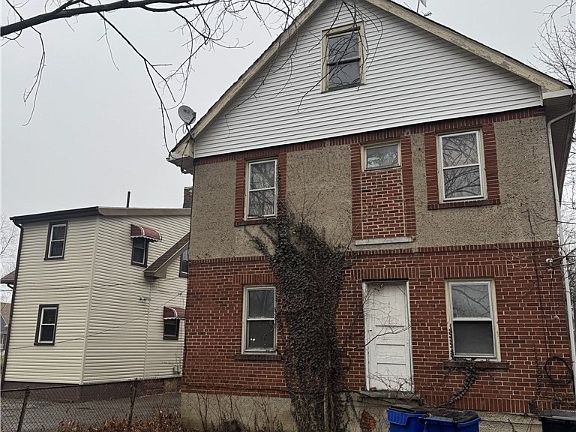 4th image of 3272 E 130th St