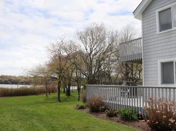 56 Briggs Rd, South Kingstown, RI 02879