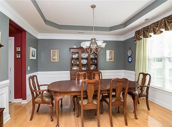 3rd image of 1610 Ambergate Dr