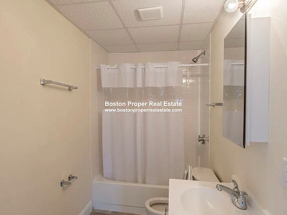 3rd image of 1091 Boylston St APT 44
