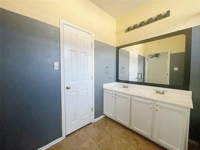 18208 Maxa Dr — Photo 14