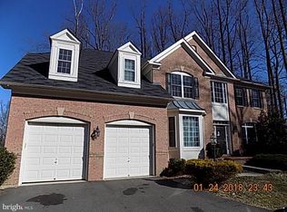 5391 Abernathy Ct, Fairfax, VA 22032