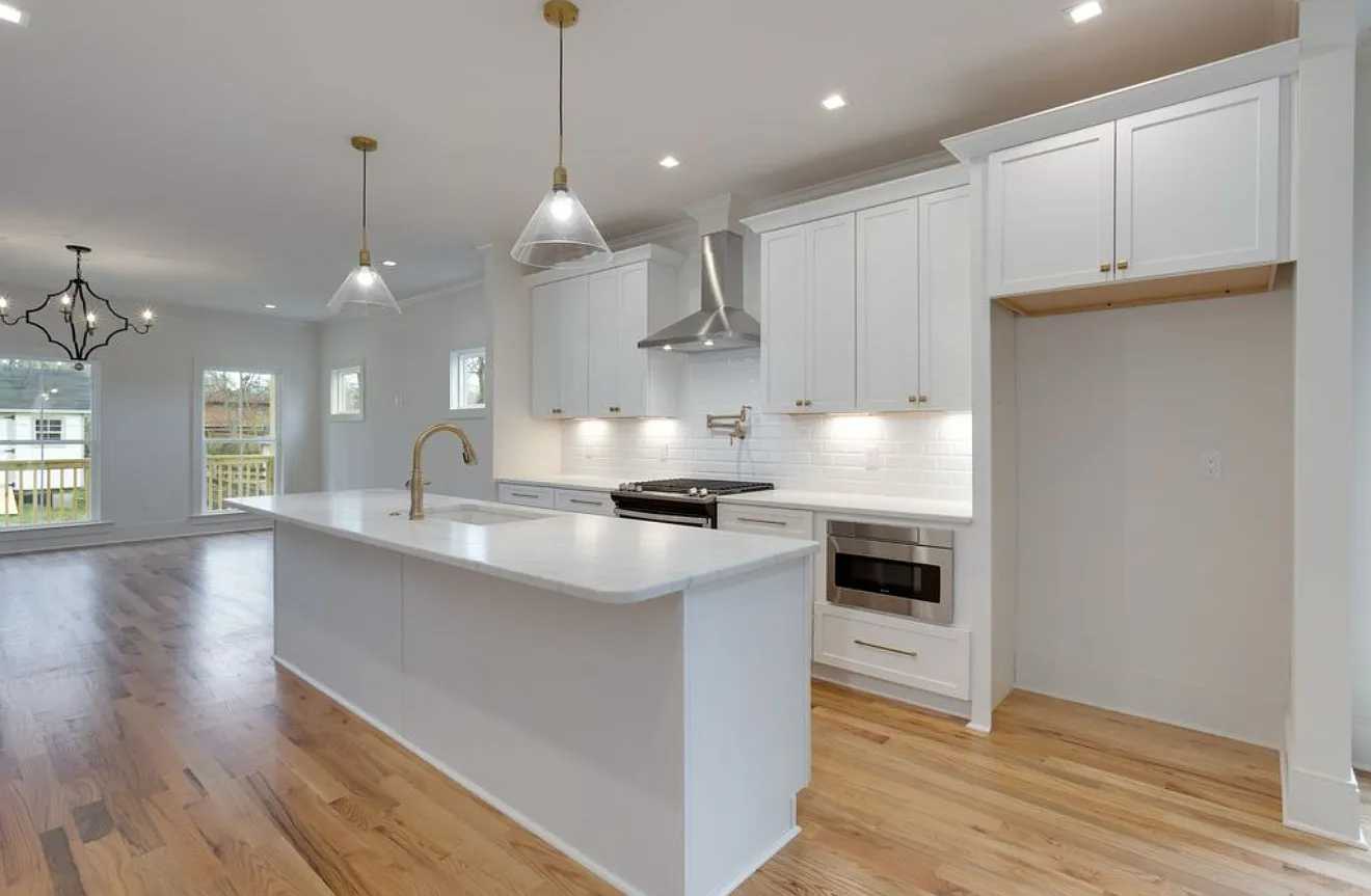 3 bed, 2310 sqft, $3,500 — Photo 3