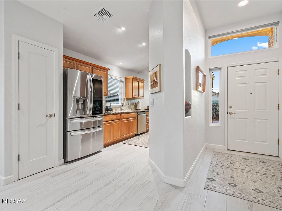 1st image of 8680 N Sunnyvale Dr