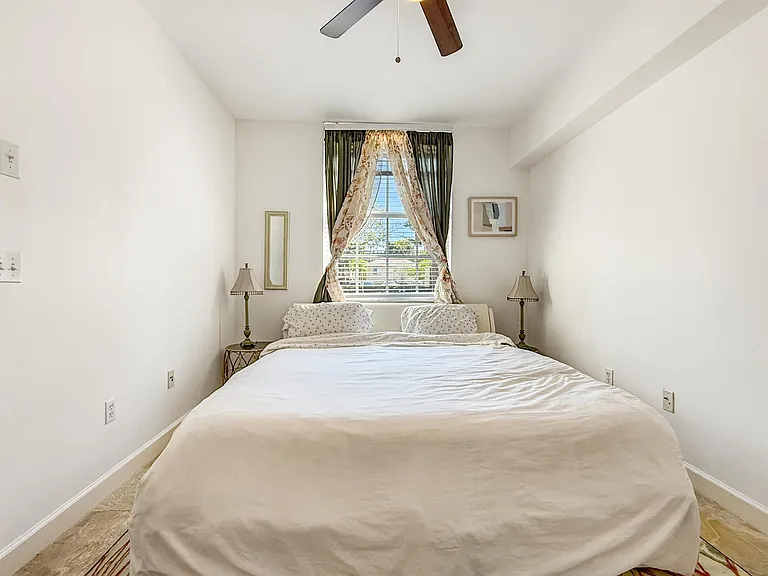 1900 Van Buren St #118B — Photo 6