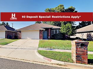 9335 Apple Dr, Midwest City, OK 73130