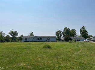 6170 Cribbins Rd, Croswell, MI 48422