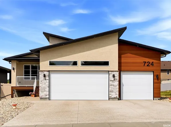 724 3rd AVENUE, Pilot Butte, SK S0G 3Z0