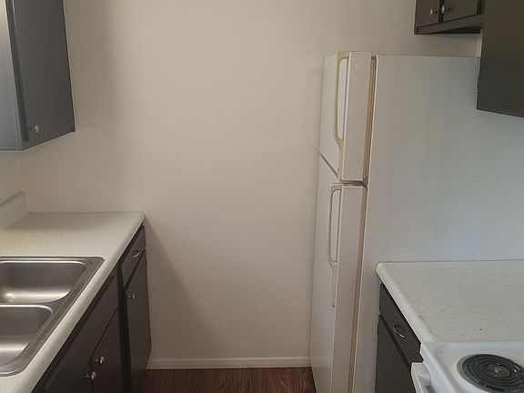 2nd image of 8043 Pippin Rd #2