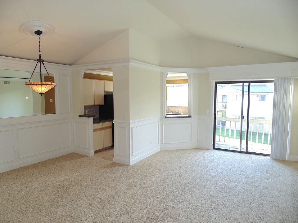 Living & Dinning Area