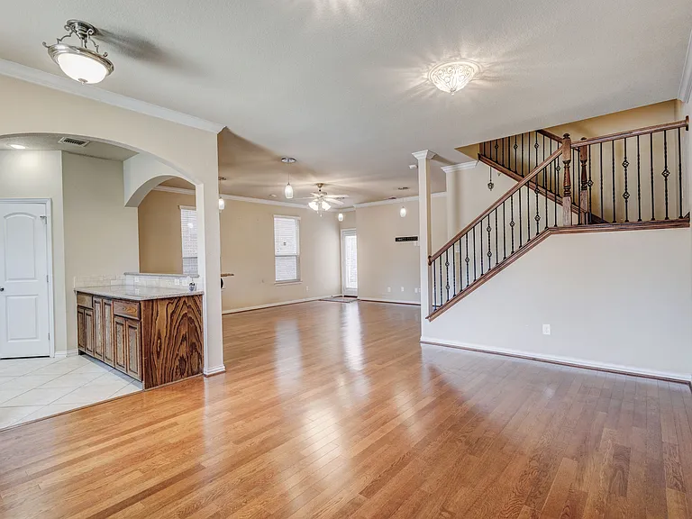 1020 Paradise Cv — Photo 25