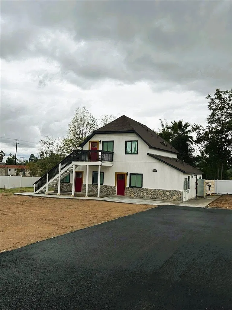 1122 W Palm Ave — Photo 1