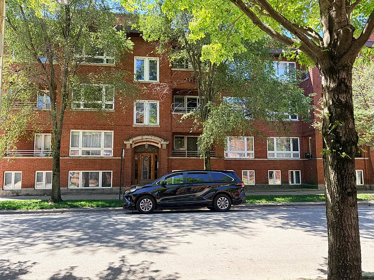 1057 W Thorndale Ave #2E — Photo 1