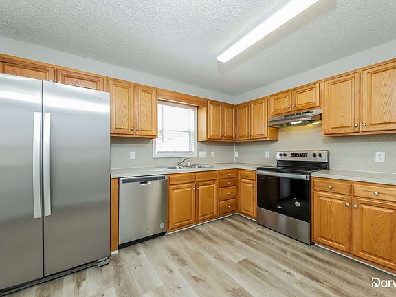 4th image of 2114 McIver Ln