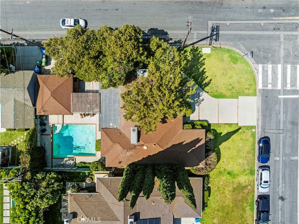 4955 Woodman Ave, Sherman Oaks, CA 91423