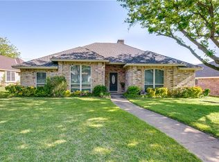 1505 Cobblestone Dr, Desoto, TX 75115