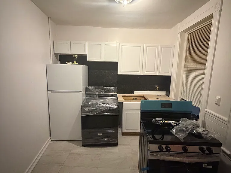100 Linden St #3 — Photo 5