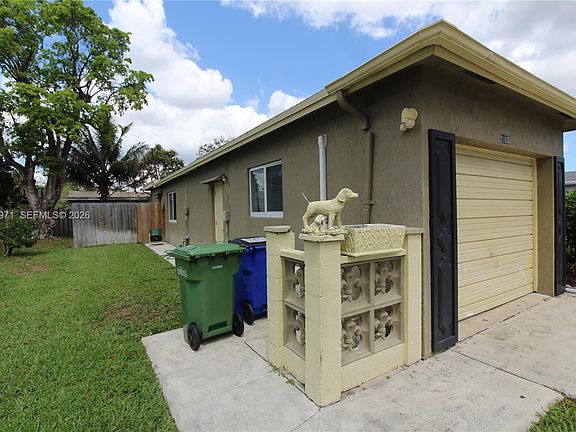 3rd image of 5160 SW 8th St