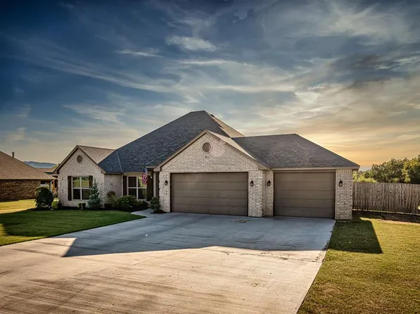 1301 NW Poko Mountain Ln, Lawton, OK 73507
