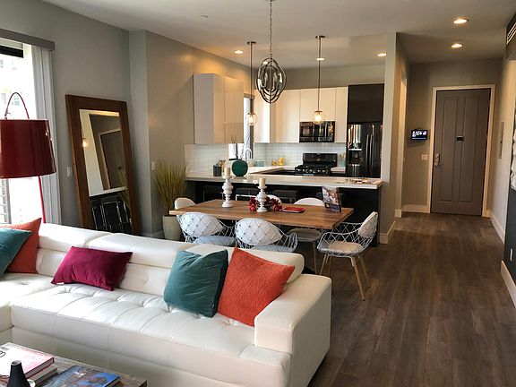 4th image of 330 Salem St APT 204