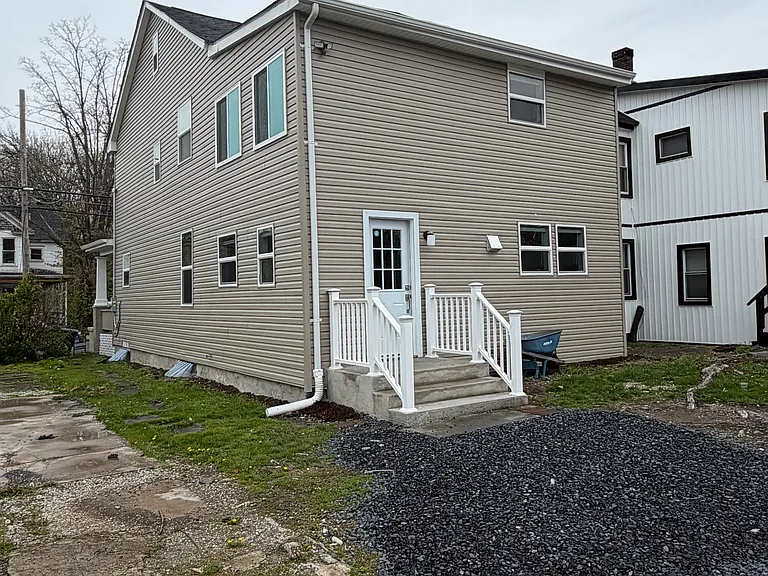 121 N 9th St — Photo 3