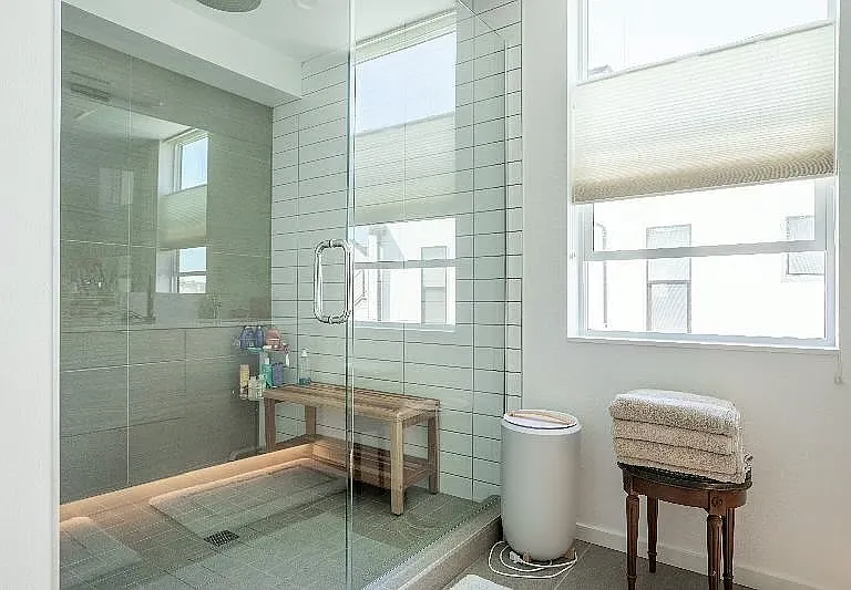 3833B 23rd Ave W — Photo 23