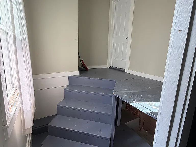 28 King St #2 — Photo 16