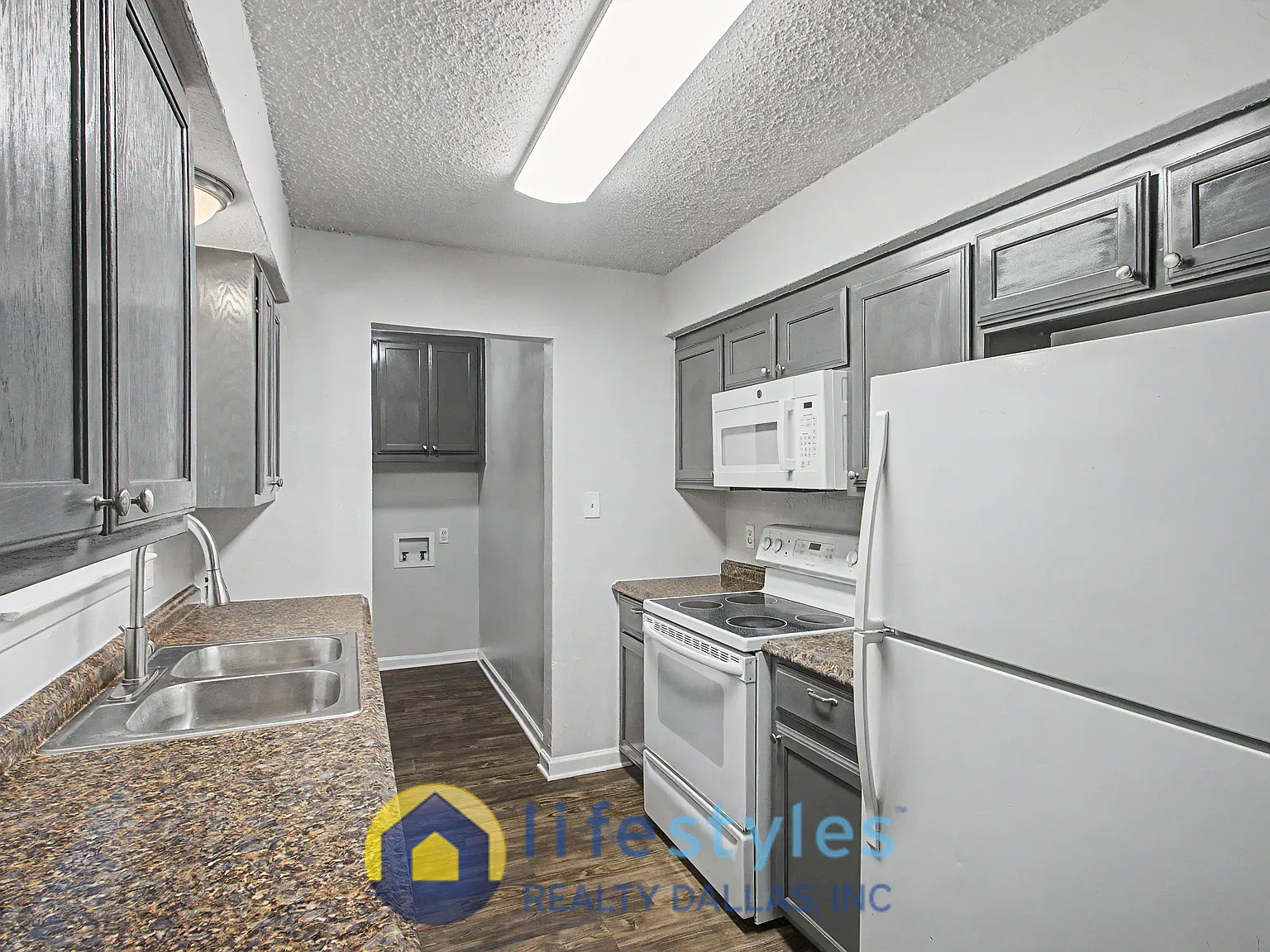 3 bed, 1406 sqft, $1,695 — Photo 4