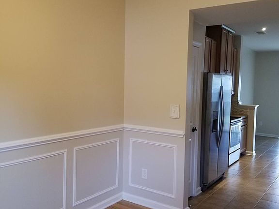 3rd image of 102 Kelly St