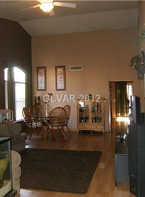 3rd image of 1759 Hollyberry Ct