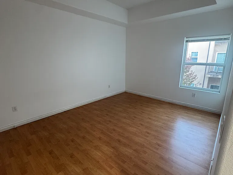 303 W Verdugo Ave #211 — Photo 8