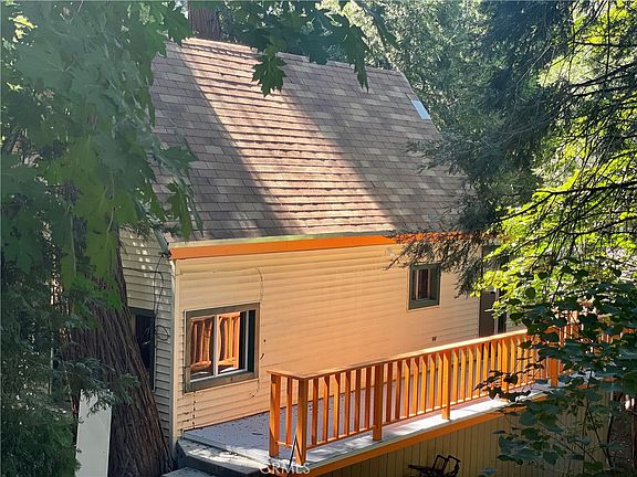 2nd image of 719 Woodland Rd