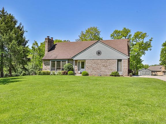 2nd image of 3024 Triplecrown Dr