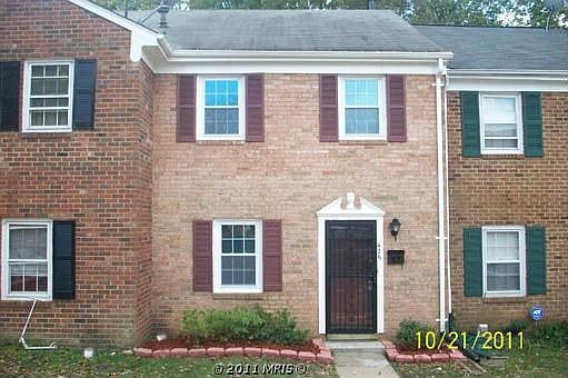 1st image of 426 Olde Greenwich Cir