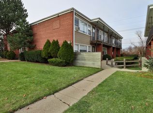 760 E 5th Ct #B, Des Plaines, IL 60016