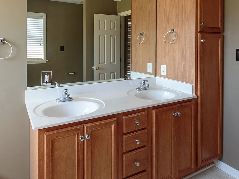 825 Bluegrass Dr — Photo 10