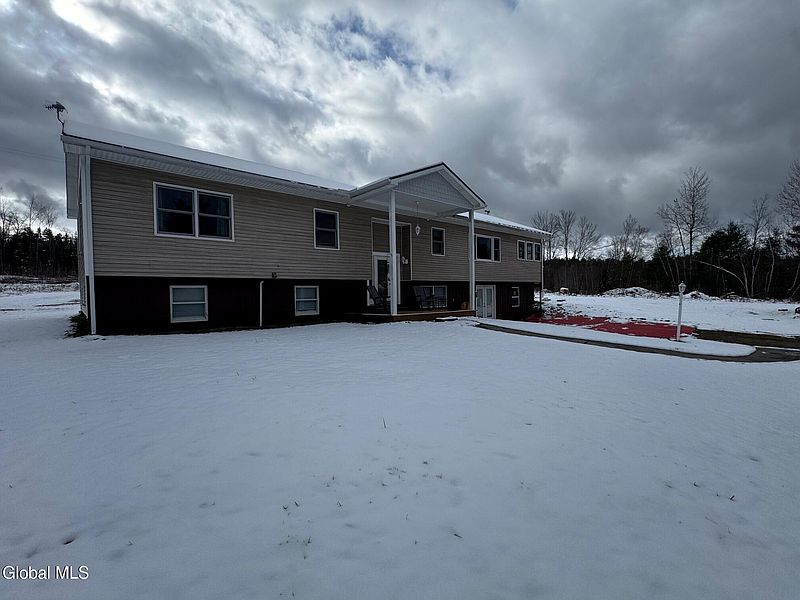 5th image of 621 Putts Pond Road