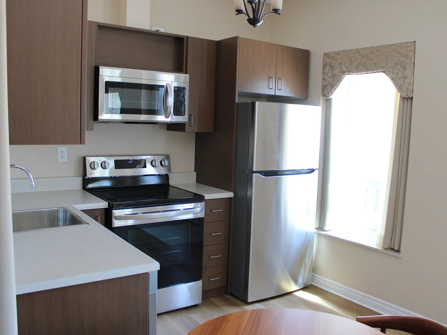 1 bed, 1400 sqft, $1,650 — Photo 2
